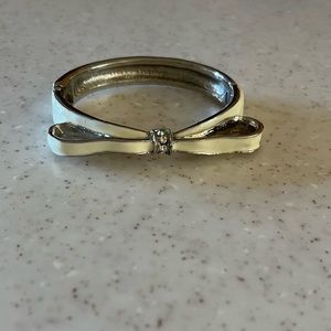 Bow bracelet